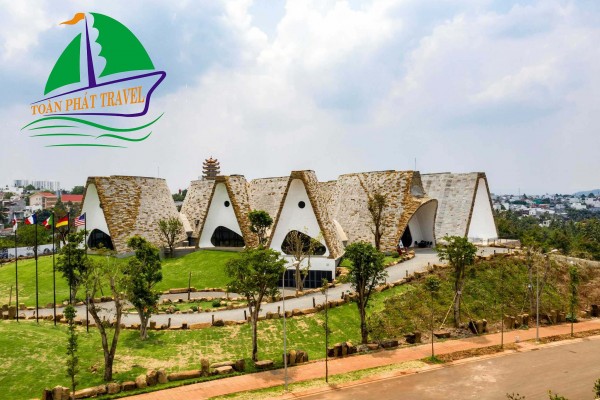 BUÔN MA THUỘT - PLEIKU – KONTUM